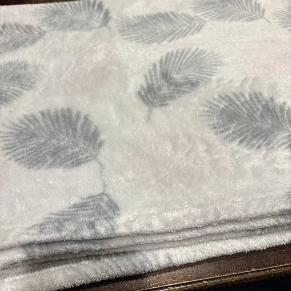 Tahari Gray‎ Pink White Feathers Baby Blanket Plush Soft Lovey Fern Leaf Leaves
